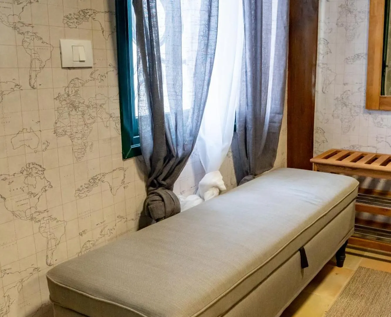Casa Julio - Alcala Complete Coastal Retreat - Entire Apartment - 3 Min Walk From The Ocean - Shared Entrance With Host 0*, Alcalá la Real İspanya