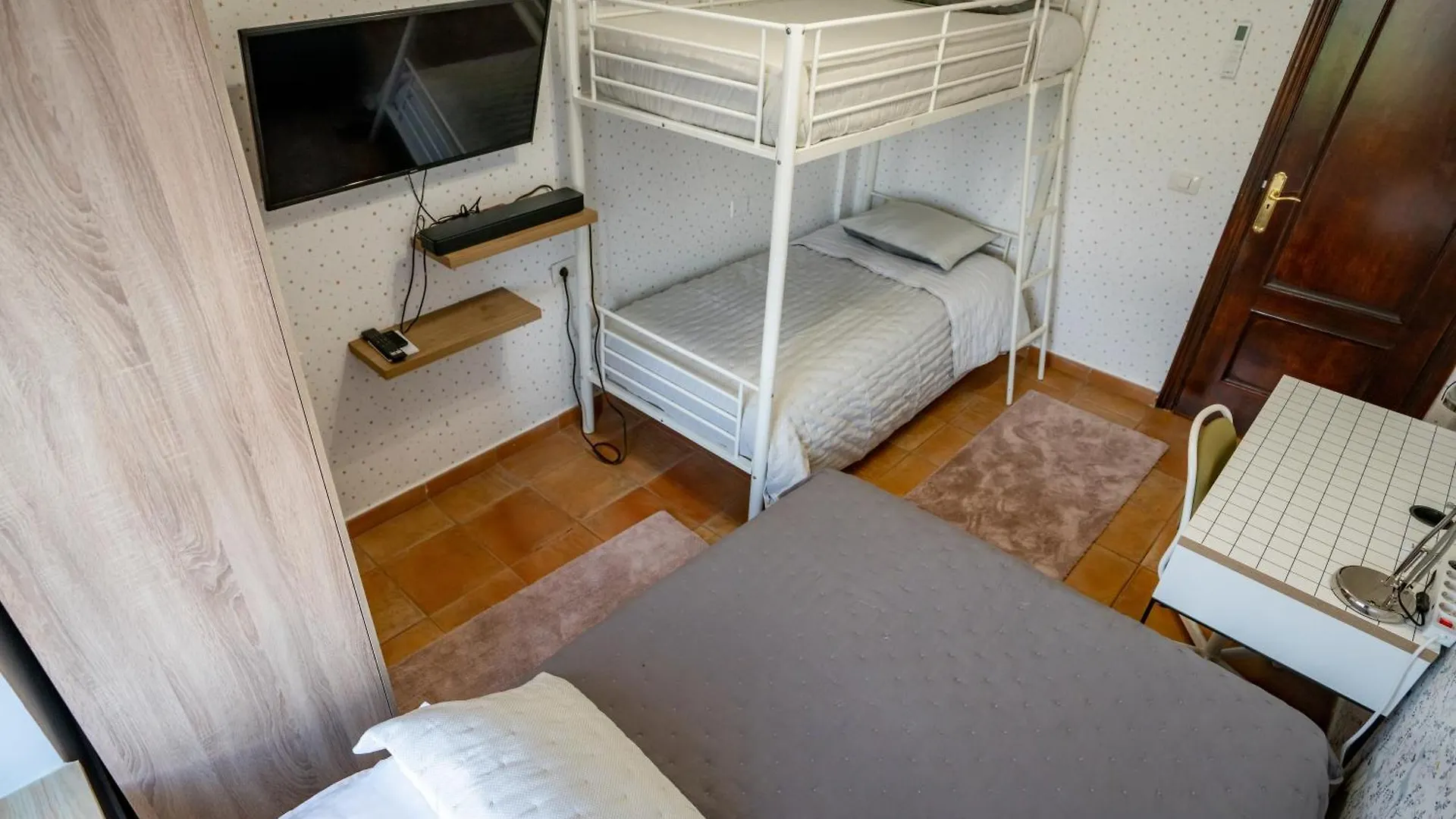 Casa Julio - Alcala Complete Coastal Retreat - Entire Apartment - 3 Min Walk From The Ocean - Shared Entrance With Host Konukevi Alcalá la Real