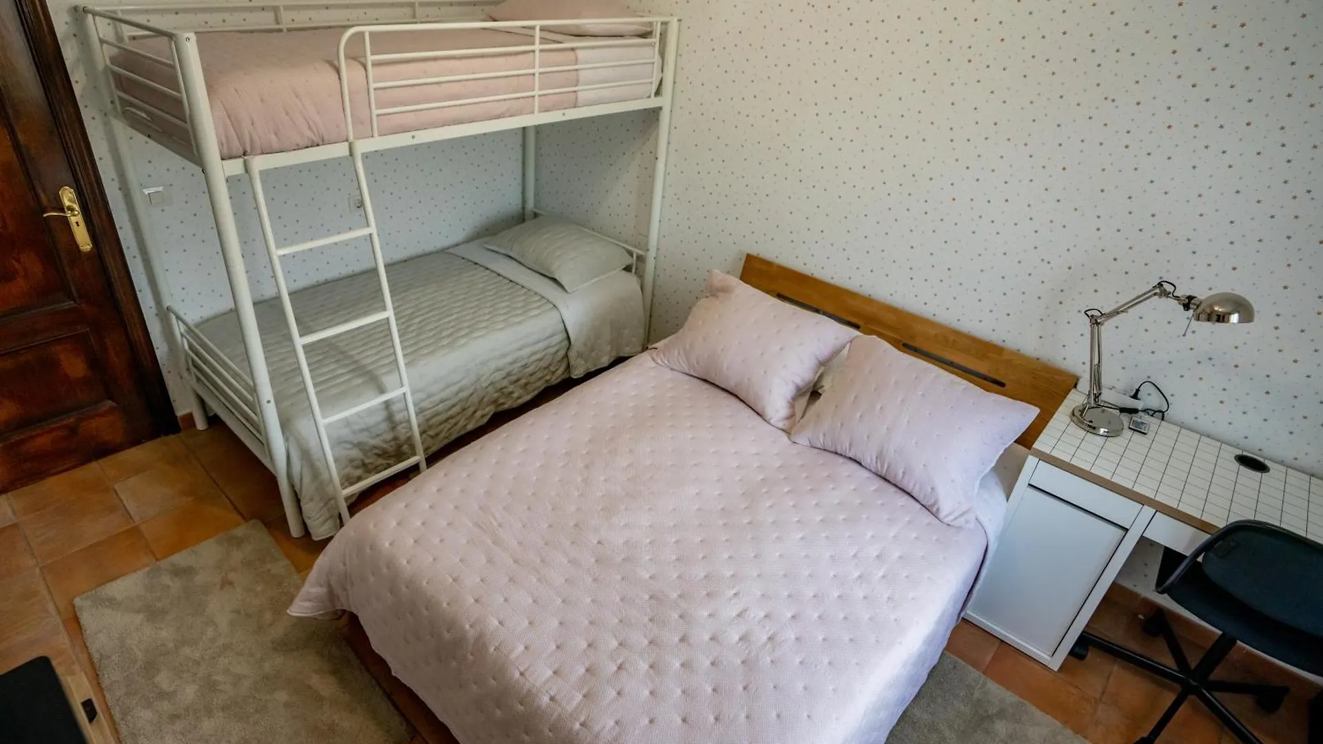 Casa Julio - Alcala Complete Coastal Retreat - Entire Apartment - 3 Min Walk From The Ocean - Shared Entrance With Host İspanya