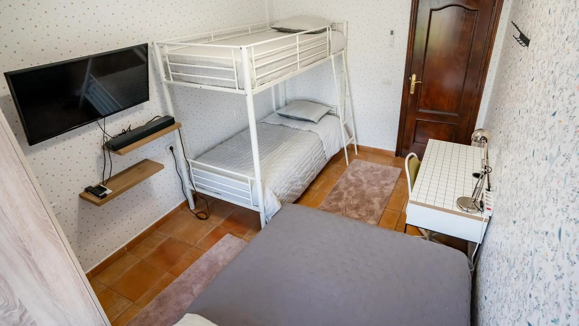 Konukevi Casa Julio - Alcala Complete Coastal Retreat - Entire Apartment - 3 Min Walk From The Ocean - Shared Entrance With Host İspanya