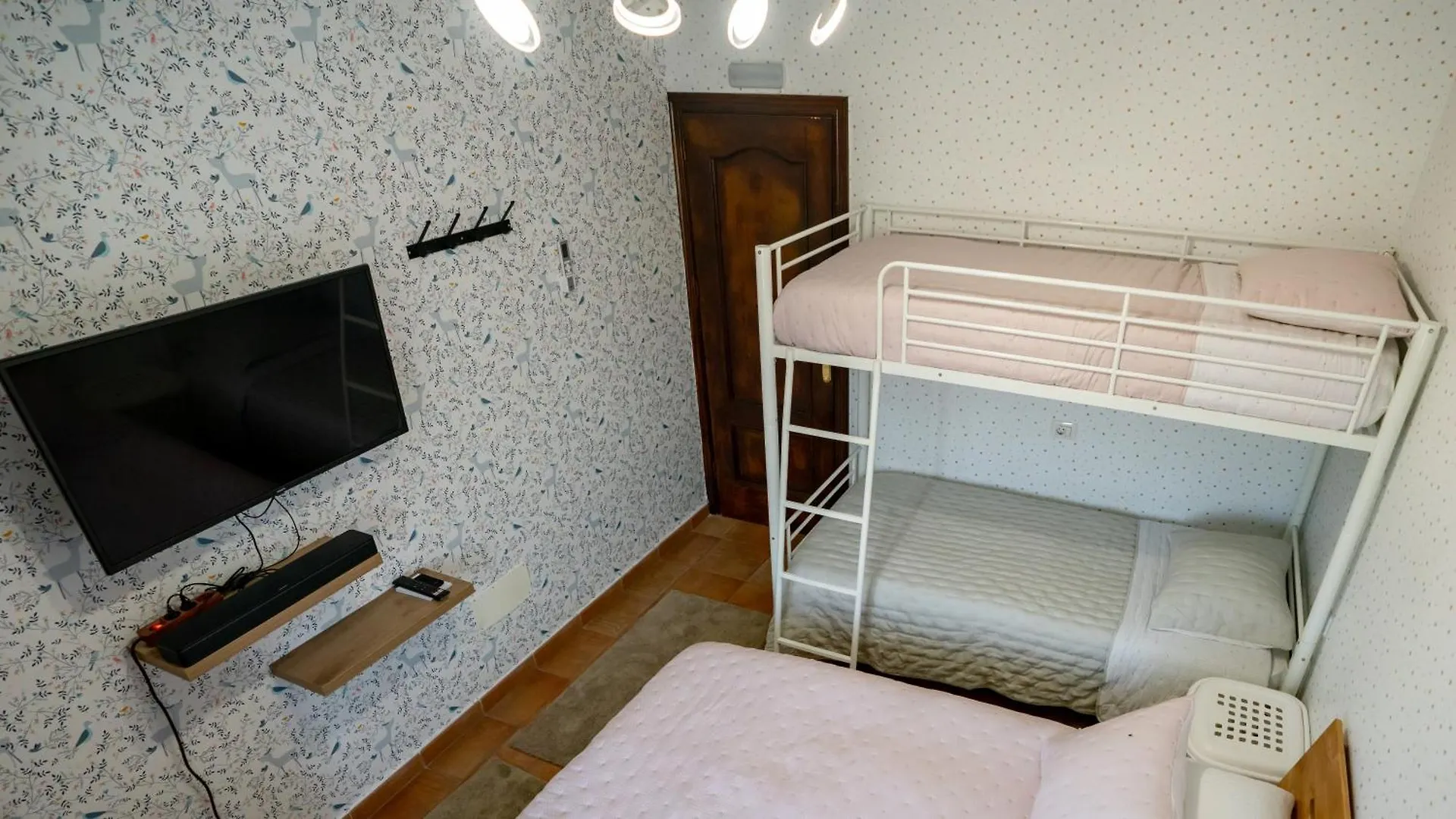Casa Julio - Alcala Complete Coastal Retreat - Entire Apartment - 3 Min Walk From The Ocean - Shared Entrance With Host Spanje