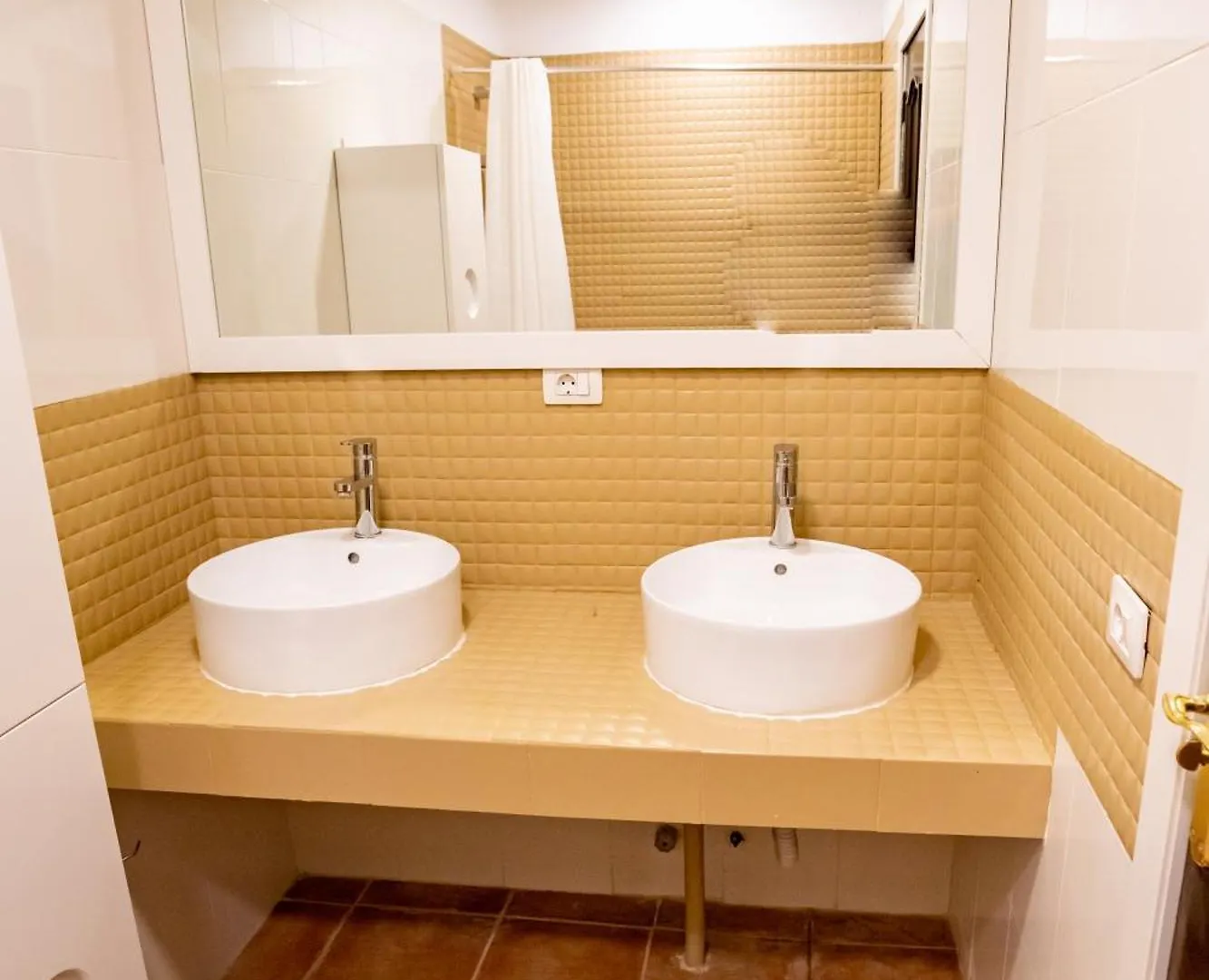 Casa Julio - Alcala Complete Coastal Retreat - Entire Apartment - 3 Min Walk From The Ocean - Shared Entrance With Host